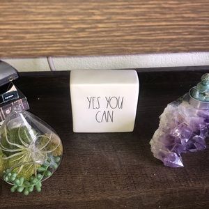 “YES YOU CAN” glass decor item